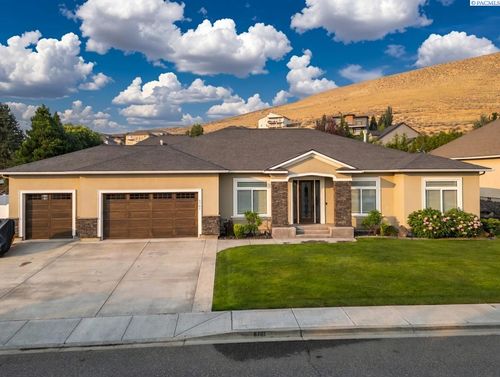 5701 Kenra Lp, West Richland, WA, 99353 | Card Image