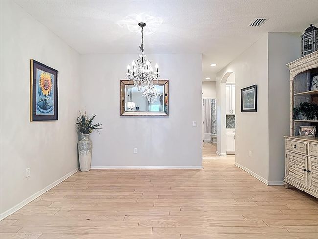 extra dining area | Image 15