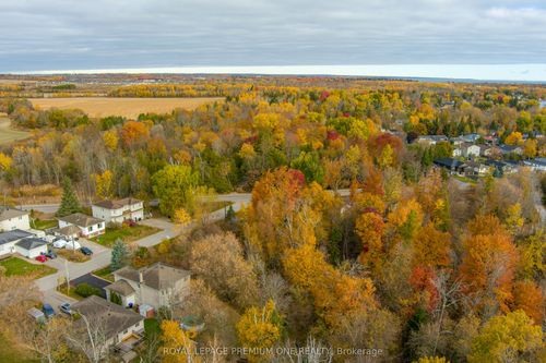 909b Willow St, Belle Ewart, ON, L0L1W0 | Card Image