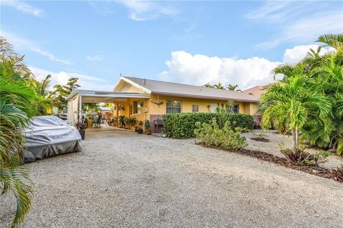 2963 Cussell Dr, ST. JAMES CITY, FL, 33956-2389 | Card Image