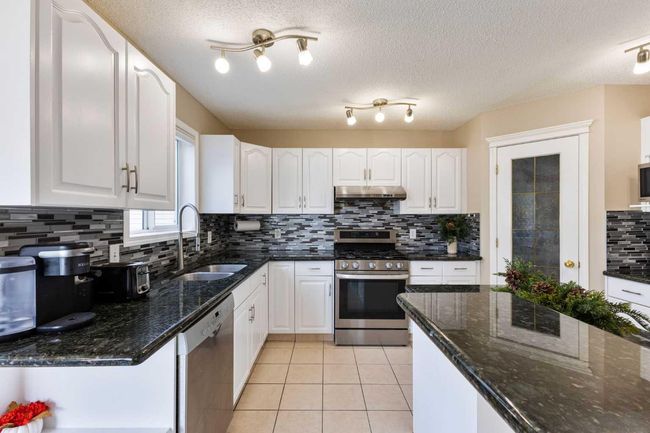 74 Weston Green Sw, House other with 4 bedrooms, 4 bathrooms and 4 parking in Calgary AB | Image 9