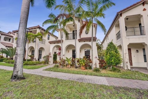 3946 Nw 84th Way, Pembroke Pines, FL, 33024-5059 | Card Image