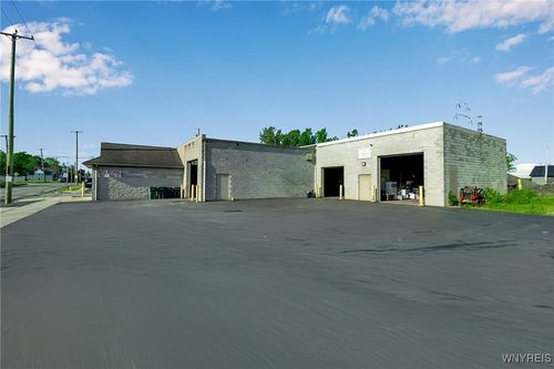 402 56th Bay #1 Street, Niagara Falls, NY, 14304 | Card Image