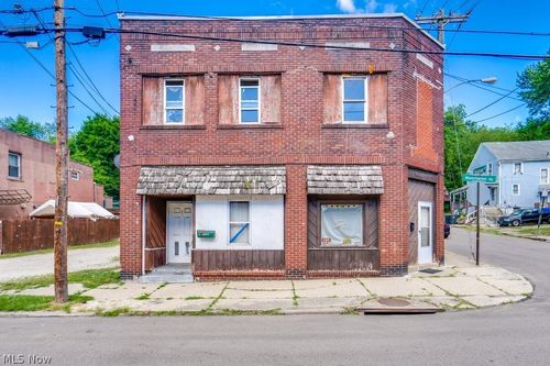 1932 Manchester Rd, Akron, OH, 44314-2428 | Card Image