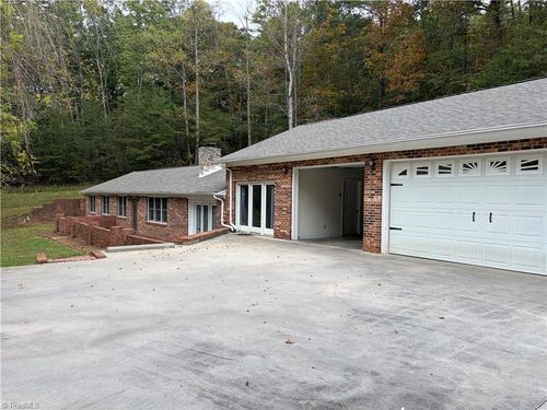 8244 N Nc Highway 16, Millers Creek, NC, 28651-8339 | Card Image