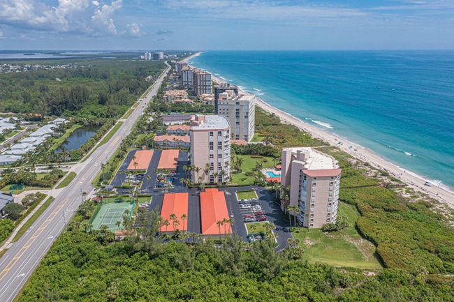 PH6 - 3870 N Highway A1a, Condo with 2 bedrooms, 2 bathrooms and null parking in Hutchinson Island FL | Image 70