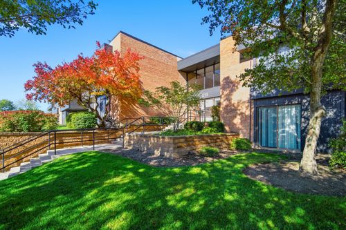 unit-206-1255 N Sterling Ave, Palatine, IL, 60067-1923 | Card Image