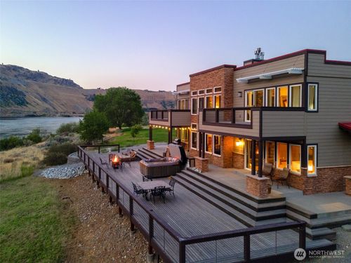 99 N Shore Dr, Orondo, WA, 98843-9633 | Card Image