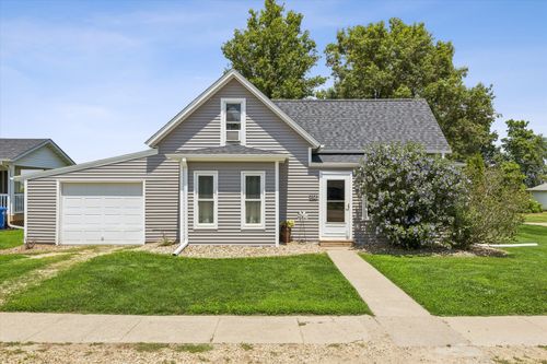 614 Dewitt St, Grand Mound, IA, 52751-9511 | Card Image