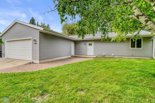 2510 Evergreen Rd N, Fargo, ND, 58102-2117 | Card Image