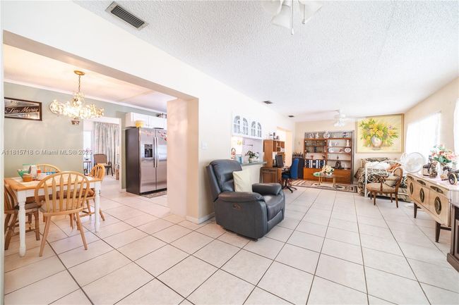 5803 Nw 85 Th Ter, House other with 2 bedrooms, 2 bathrooms and null parking in Tamarac FL | Image 14