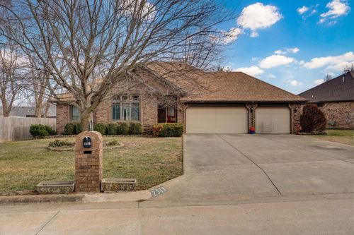 2518 S Pembrook Ave, Springfield, MO, 65807-0979 | Card Image