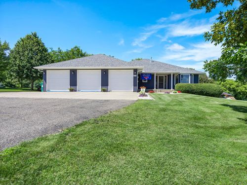20906 196th Rd, Hutchinson, MN, 55350-4382 | Card Image