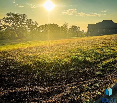 1508 S Scarlet Oak Pl Place, Sioux Falls, SD, 57110 | Card Image