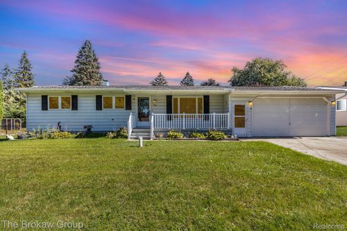1409 S Genevieve St, Burton, MI, 48509-2401 | Card Image