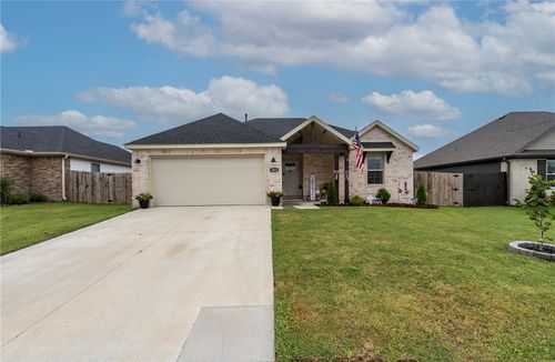 2004 E Hudson Dr, Siloam Springs, AR, 72761-6046 | Card Image