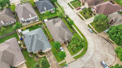 16219 Wilmington Park Lane, House other with 3 bedrooms, 2 bathrooms and null parking in Houston TX | Image 3