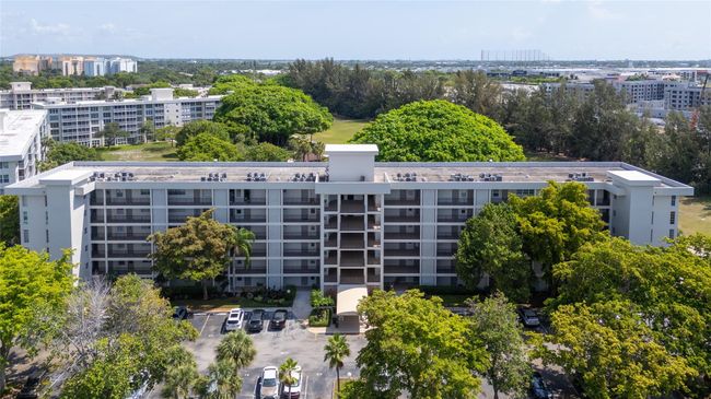 APT-103 - 3000 S Course Dr, Condo with 2 bedrooms, 2 bathrooms and null parking in Pompano Beach FL | Image 19