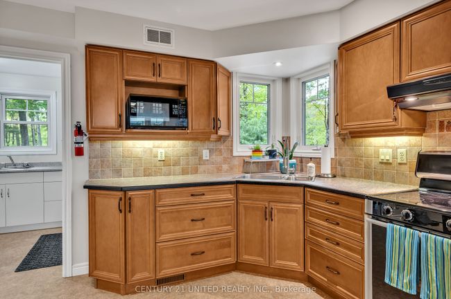 116 Brown Lane, House other with 3 bedrooms, 2 bathrooms and 5 parking in L'amable ON | Image 4