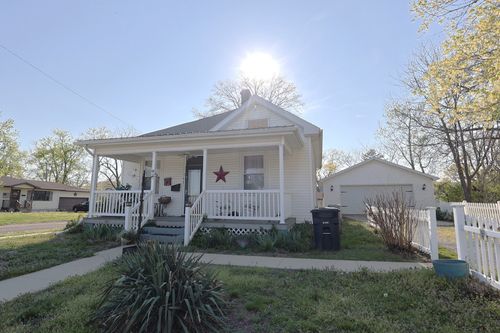 501 N Shelby Ave, Salem, IL, 62881-2837 | Card Image