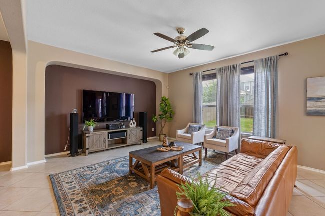 1012 Autumn Sage Way, House other with 4 bedrooms, 3 bathrooms and 4 parking in Pflugerville TX | Image 5