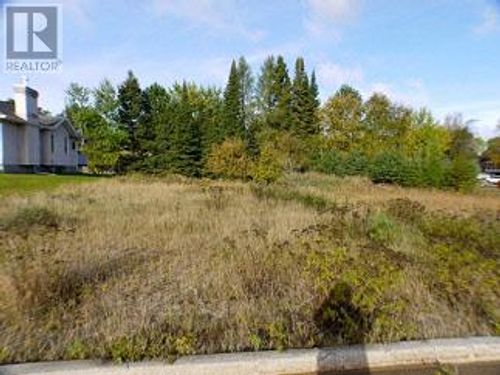 2 Sandy Beach Mews, Dryden, ON, P8N3J6 | Card Image