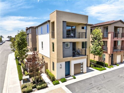 566 Catalonia, Lake Forest, CA, 92630 | Card Image