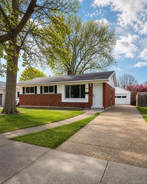 813 Mckeighan Avenue, Flint, MI, 48507 | Card Image