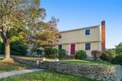 76 Cliffside Dr, Cranston, RI, 02920-3310 | Card Image