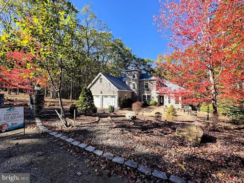 113 Silver Cloud Ln, Hazleton, PA, 18202-3425 | Card Image