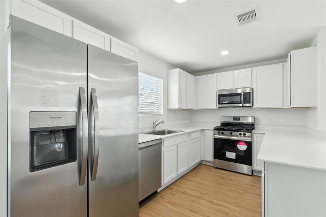 1437 Las Cuevas Dr, House other with 4 bedrooms, 3 bathrooms and 2 parking in Conroe TX | Image 5