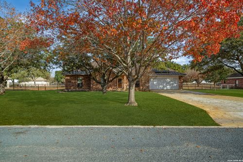 125 County Road 4720, Castroville, TX, 78009-5433 | Card Image