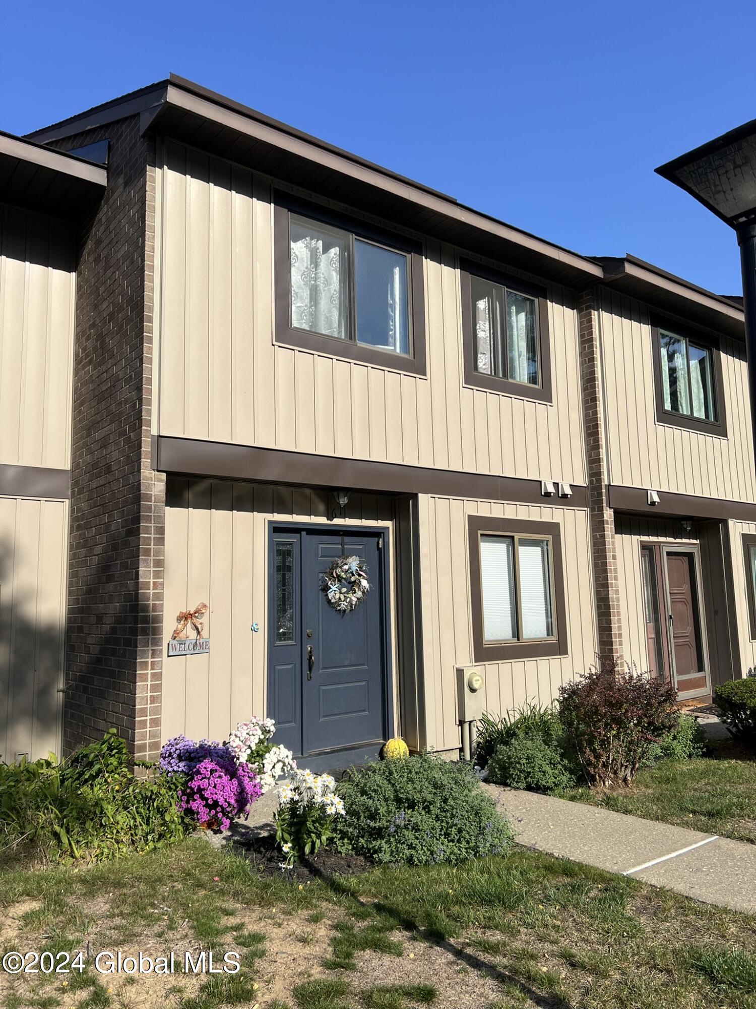 Point Of Woods Dr, Albany, NY 12203