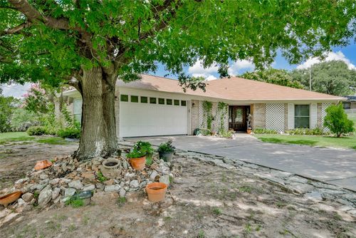 300 Saddleview Ct, Granbury, TX, 76048-6718 | Card Image