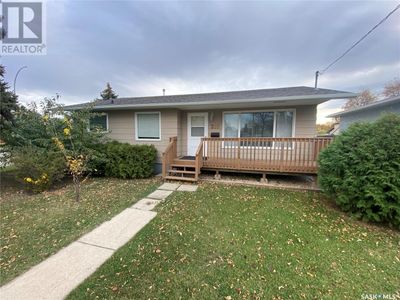 215 6 Th Ave N, House other with 4 bedrooms, 2 bathrooms and null parking in Yorkton SK | Image 1