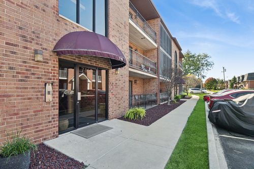301-7114 W 108th St, Worth, IL, 60482-1498 | Card Image