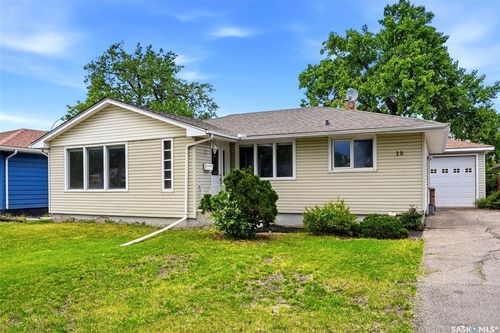 10 Lamont Crescent, Regina, SK, S4S4A4 | Card Image