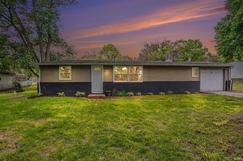 53219 Peggy Avenue, South Bend, IN, 46635-1472 | Card Image