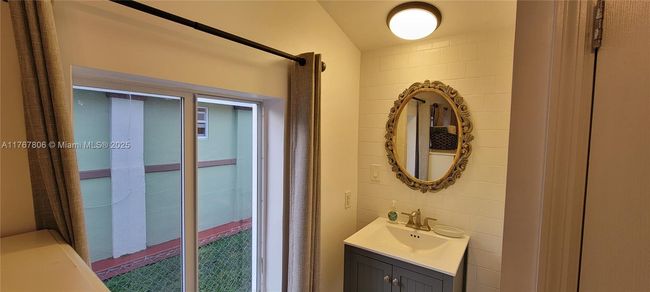 1 - 2231 Sw 17 Th Ter, House other with 5 bedrooms, 4 bathrooms and null parking in Miami FL | Image 23