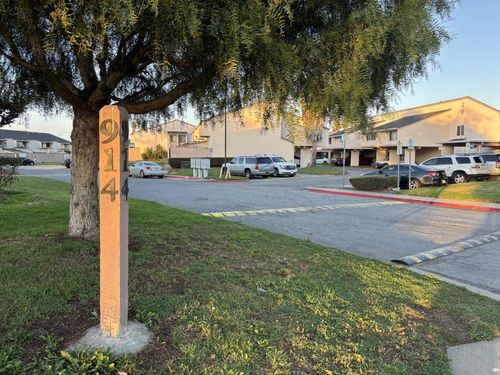 unit-32-914 Acosta Plz, Salinas, CA, 93905-1370 | Card Image