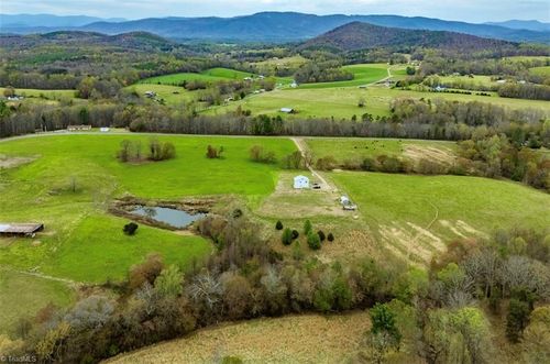 322 Layell Rd, Elkin, NC, 28621-8231 | Card Image