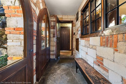 49016 Point Lakeview Dr, Chesterfield, MI, 48047-3474 | Card Image