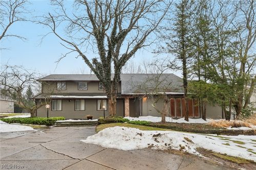 32150 S Woodland Rd, Pepper Pike, OH, 44124-5850 | Card Image