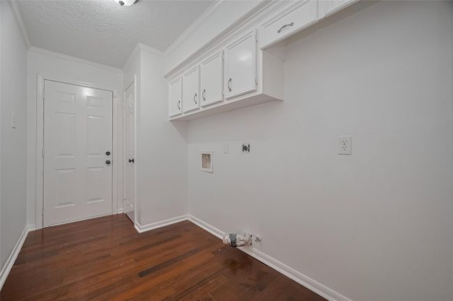 Spacious Laundry Room | Image 29