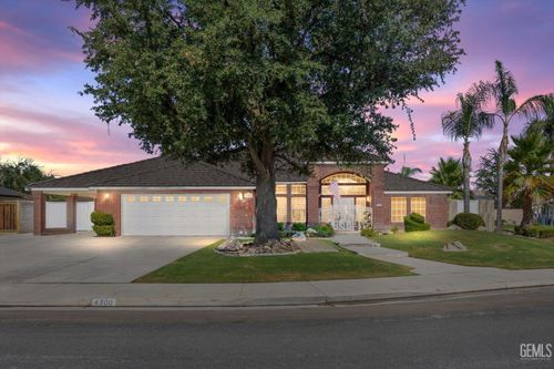 4300 Sandy Gap Way, Bakersfield, CA, 93314-8664 | Card Image