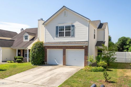 7524 Brighton Hill Ln, Raleigh, NC, 27616-8305 | Card Image