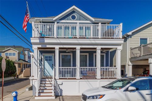 23 Delaware Ave, Long Beach, NY, 11561-1521 | Card Image