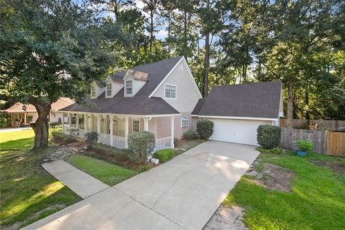 234 Richland Dr E, Mandeville, LA, 70448-6329 | Card Image