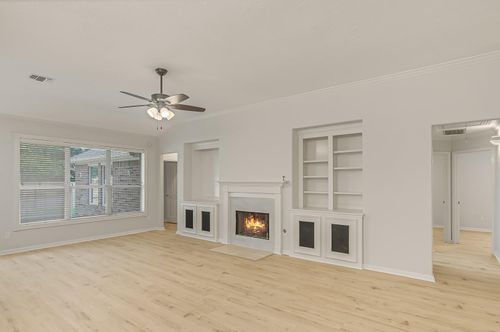 71 N Queenscliff Cir, The Woodlands, TX, 77382-1770 | Card Image