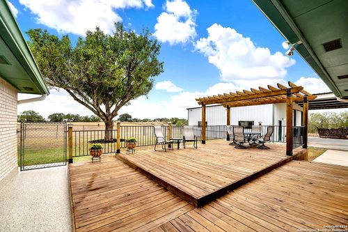 14320 La Vernia Rd, Saint Hedwig, TX, 78152-9674 | Card Image